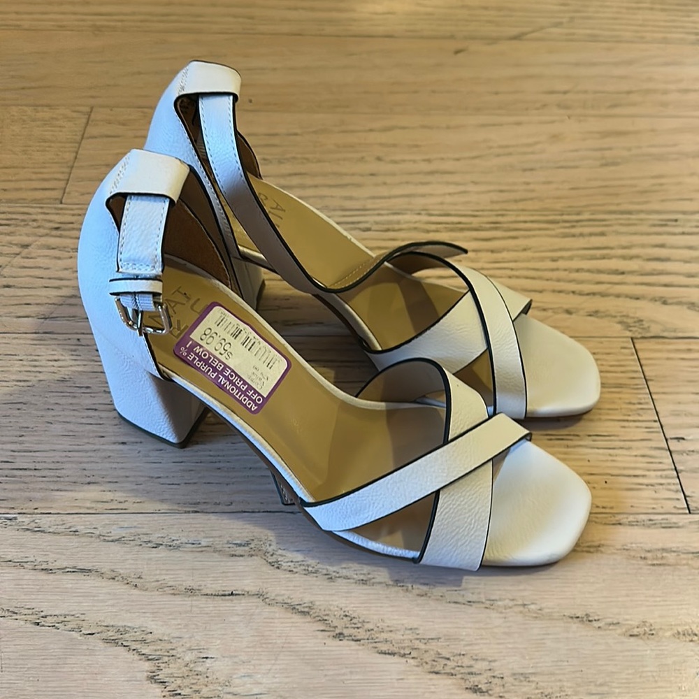 NWT Naturalizer Sandals - Size 6.5